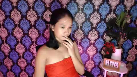 Snapshot of ursweethennesy chatting on January 2026 04:39:02 AM Hennesybabe online show from January 2026 04:39:02 AM