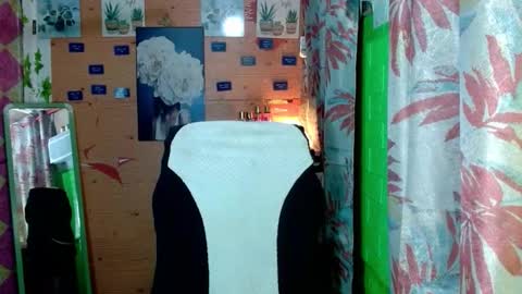 YOURGIRLCAMILLA online show from February 2026 06:33:02 AM