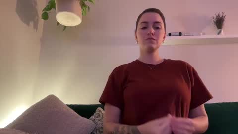 Snapshot of urwetdreamddd chatting on September 2025 02:44:01 AM Dream online show from September 2025 02:44:01 AM