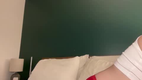 Snapshot of urwetdreamddd chatting on October 2025 12:08:02 AM Dream online show from October 2025 12:08:02 AM