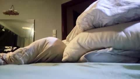 mia online show from February 2026 04:15:02 PM