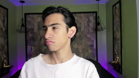 UYUKIE online show from October 2025 12:34:02 PM