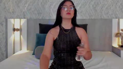 Vaalentina Lux online show from June 2026 03:29:01 PM