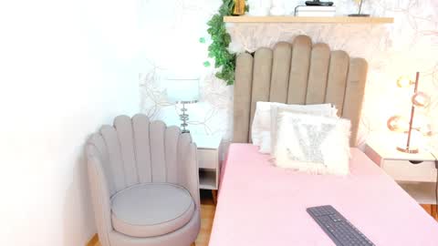 Snapshot of vaiolet__ chatting on February 2025 07:51:01 PM Vaiolet online show from February 2025 07:51:01 PM