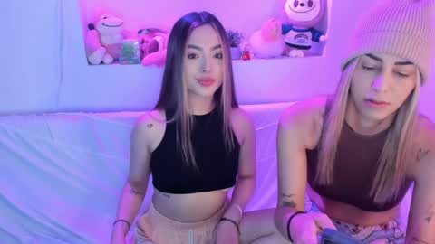 vaiolett_69 online show from April 2026 02:31:01 AM