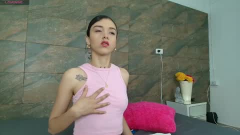 Snapshot of vaiolett_smith chatting on February 2025 01:30:02 PM V A I O L E T T S M I T H online show from February 2025 01:30:02 PM