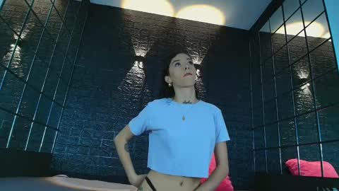 Snapshot of vaiolett_smith chatting on February 2025 01:49:02 PM V A I O L E T T S M I T H online show from February 2025 01:49:02 PM