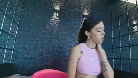 Snapshot of vaiolett_smith chatting on February 2025 05:26:01 PM V A I O L E T T S M I T H online show from February 2025 05:26:01 PM