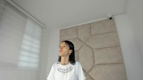 Snapshot of vaiolett_smith chatting on September 2025 11:12:02 AM V A I O L E T T S M I T H online show from September 2025 11:12:02 AM