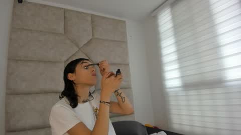 Snapshot of vaiolett_smith chatting on November 2025 03:45:02 PM V A I O L E T T S M I T H online show from November 2025 03:45:02 PM