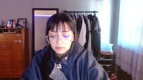 Snapshot of val_azuna chatting on December 2025 01:20:01 PM valentina online show from December 2025 01:20:01 PM