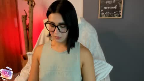 Snapshot of val_varago chatting on July 2026 11:53:02 PM val_varago online show from July 2026 11:53:02 PM
