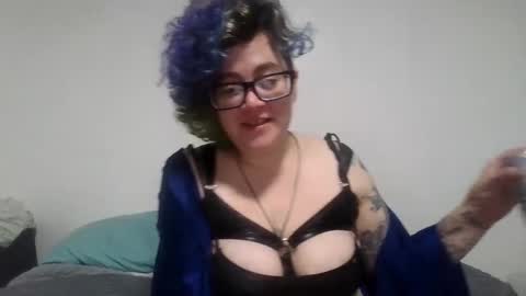 valarieak online show from October 2025 08:33:01 AM