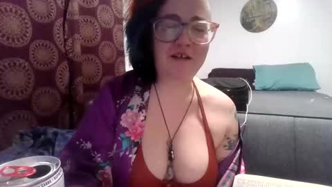valarieak online show from November 2025 05:31:01 AM