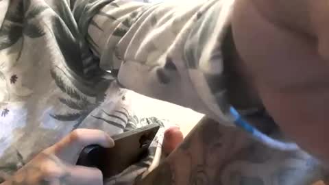 Snapshot of valdovinosr345 chatting on December 2025 04:57:02 PM Daddy 007 online show from December 2025 04:57:02 PM