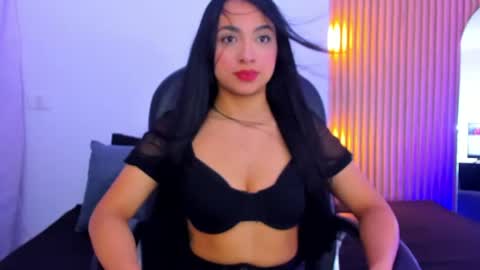 Snapshot of valee_gomezz1 chatting on July 2026 01:59:02 PM Vale online show from July 2026 01:59:02 PM