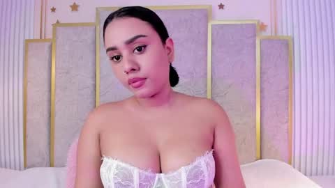Snapshot of valen_petty chatting on May 2026 06:56:02 PM Valen online show from May 2026 06:56:02 PM