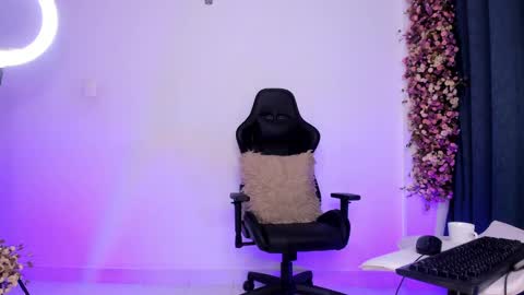 Snapshot of valen_sweet01 chatting on December 2024 02:08:02 PM valentina online show from December 2024 02:08:02 PM