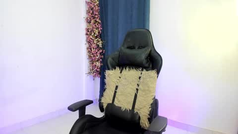 Snapshot of valen_sweet01 chatting on December 2024 02:49:02 PM valentina online show from December 2024 02:49:02 PM