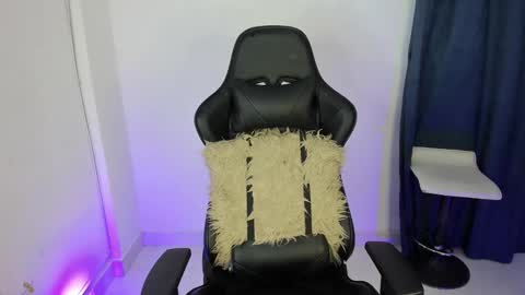 Snapshot of valen_sweet01 chatting on February 2025 05:07:02 PM valentina online show from February 2025 05:07:02 PM