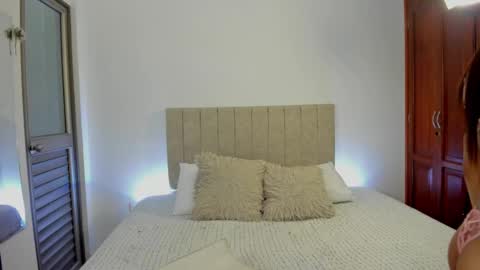 Snapshot of valen_sweet01 chatting on October 2025 02:20:01 PM valentina online show from October 2025 02:20:01 PM