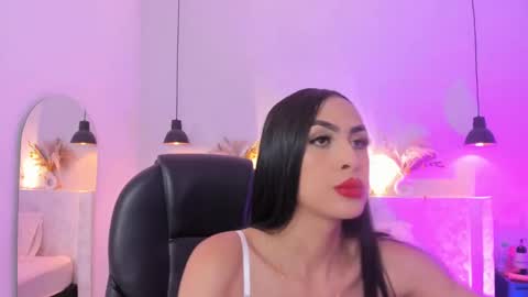 Snapshot of valenn__smith chatting on February 2025 12:33:01 PM Valentina online show from February 2025 12:33:01 PM