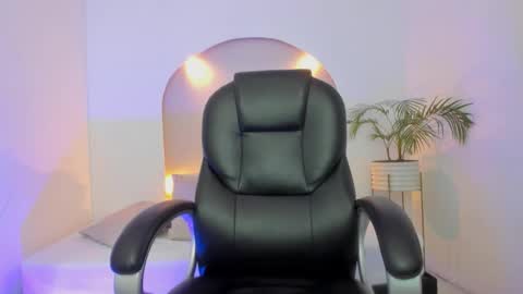 Snapshot of valenn__smith chatting on November 2025 04:45:02 AM Valentina online show from November 2025 04:45:02 AM