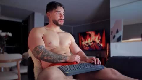 valenthinoking online show from February 2026 04:23:02 AM