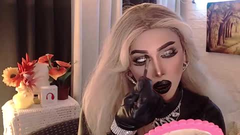 Amanda online show from September 2025 01:04:01 PM