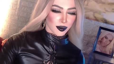 Amanda online show from November 2025 05:57:01 AM