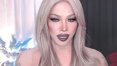 Amanda online show from April 2026 04:01:02 PM