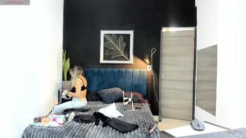 valentina_herrrera online show from May 2026 02:01:02 PM