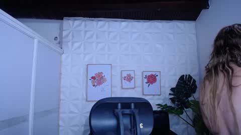 Valentina  online show from September 2025 05:34:02 PM