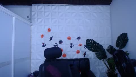 Valentina  online show from October 2025 10:30:02 PM