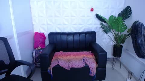 Valentina  online show from October 2025 10:10:01 PM