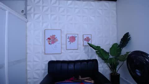 Valentina  online show from November 2025 11:03:01 PM