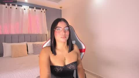 Snapshot of valentina_noa chatting on June 2026 12:40:02 PM Valentina online show from June 2026 12:40:02 PM