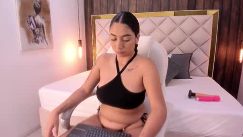 Valentina  online show from December 2025 08:14:02 PM