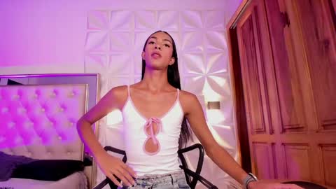 valentinaliux_ online show from May 2026 11:42:02 AM