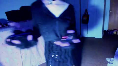 Snapshot of valentinas_dream chatting on September 2025 12:32:02 AM Tina Bates online show from September 2025 12:32:02 AM