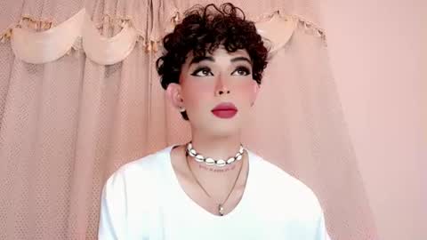 Marian online show from December 2025 11:53:01 PM