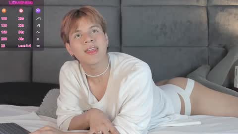 Snapshot of valentino_moon chatting on December 2024 03:22:02 AM valentino moon online show from December 2024 03:22:02 AM