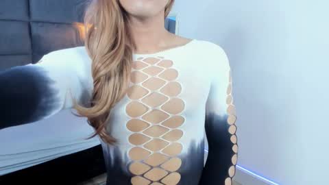 Snapshot of valentino_moon chatting on November 2025 02:46:02 AM valentino moon online show from November 2025 02:46:02 AM