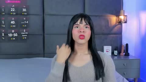 Snapshot of valentino_moon chatting on November 2025 02:33:02 AM valentino moon online show from November 2025 02:33:02 AM