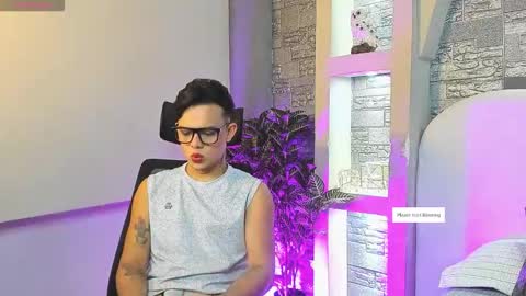 Snapshot of valentino_moretti chatting on December 2025 12:54:01 PM valentino_moretti online show from December 2025 12:54:01 PM