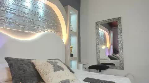 Snapshot of valentino_moretti chatting on January 2026 01:13:02 PM valentino_moretti online show from January 2026 01:13:02 PM