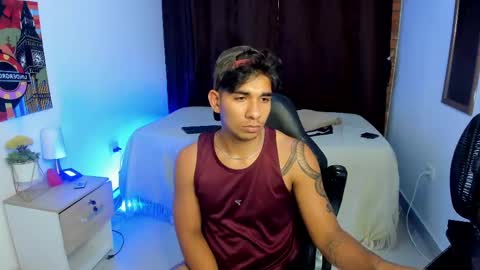 Snapshot of valentino_moura_ chatting on March 2025 07:06:02 PM VALENTINO MOURA online show from March 2025 07:06:02 PM