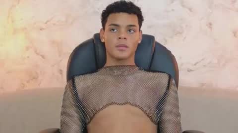 valentino_thompson online show from September 2025 07:50:01 PM