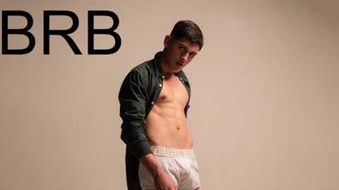 Snapshot of valentinocerati chatting on December 2024 04:56:01 AM ValentinoCerati online show from December 2024 04:56:01 AM