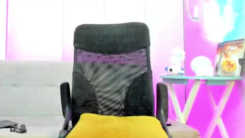 Snapshot of valentinocerati chatting on January 2025 06:17:01 AM ValentinoCerati online show from January 2025 06:17:01 AM